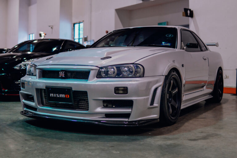 Import Japanese Nissan GTR